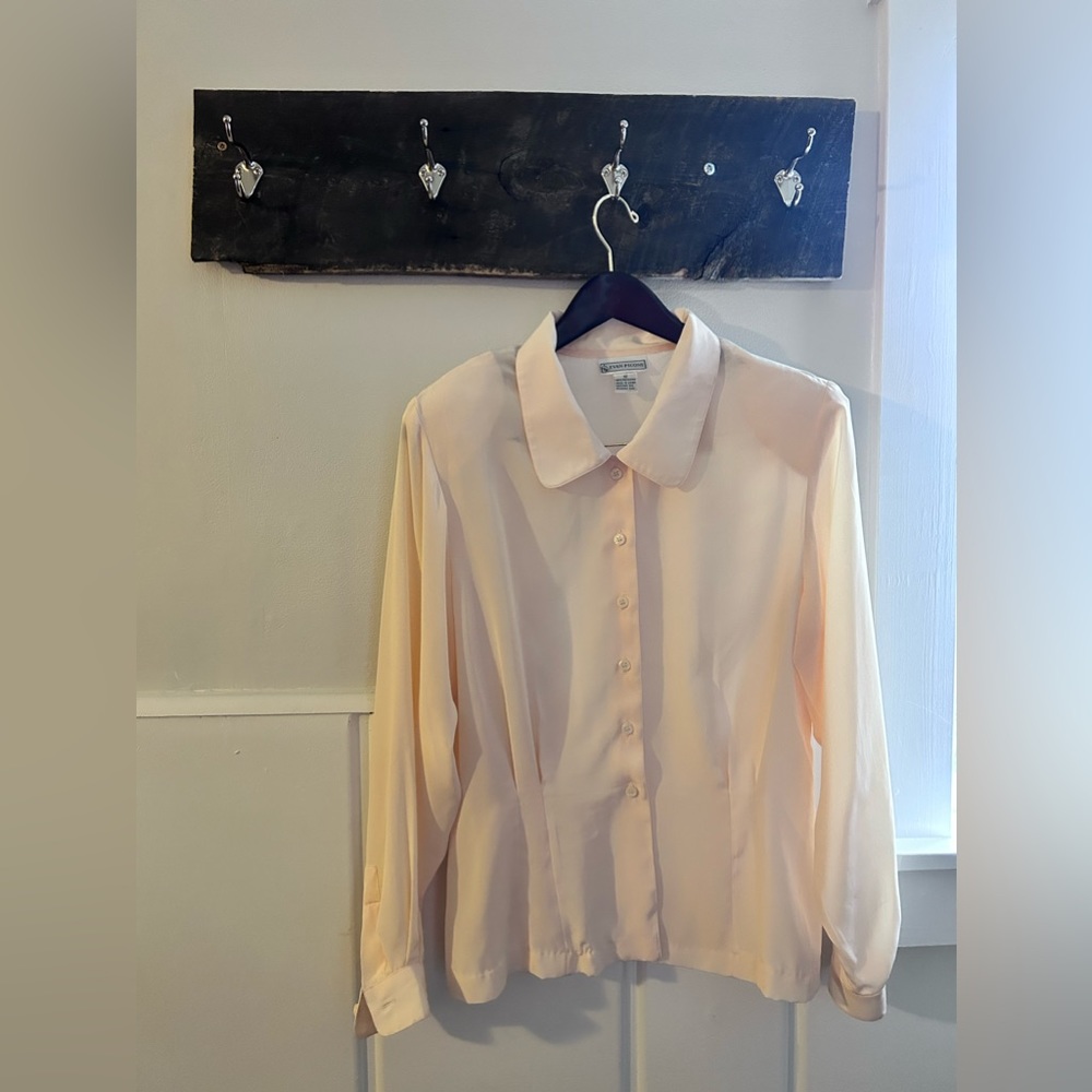 Vintage, padded shoulder, excellent quality